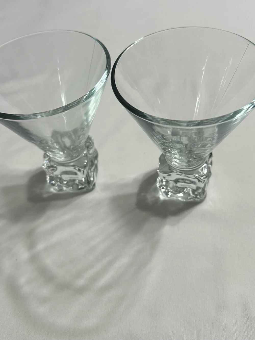 Set of 2 Clear Glass Martini / Cocktail Glasses
